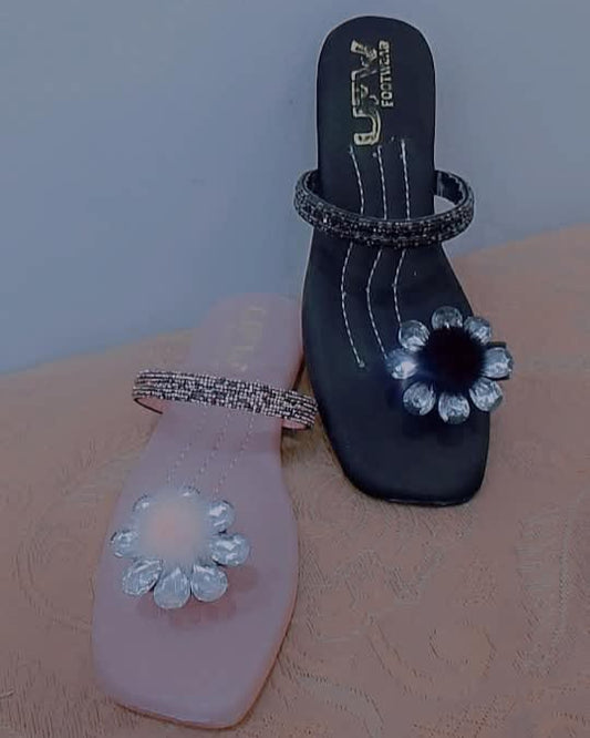 Crystal Bloom Toe-Ring slippers
